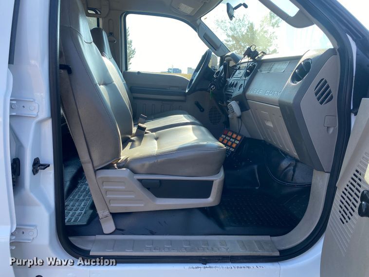 image for item JW9377 2008 Ford F550  flatbed truck