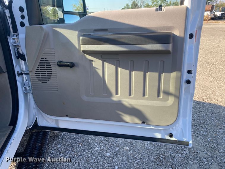 image for item JW9377 2008 Ford F550  flatbed truck