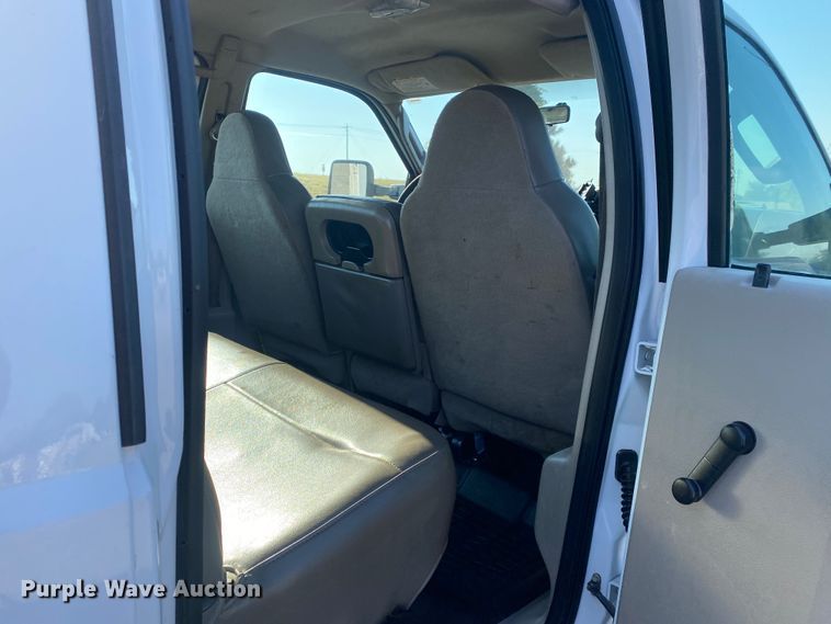 image for item JW9377 2008 Ford F550  flatbed truck