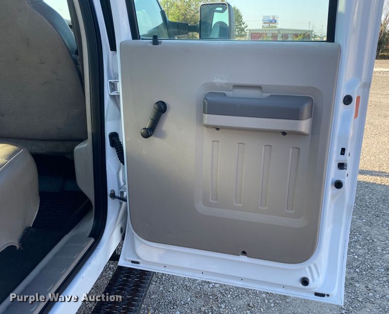 image for item JW9377 2008 Ford F550  flatbed truck