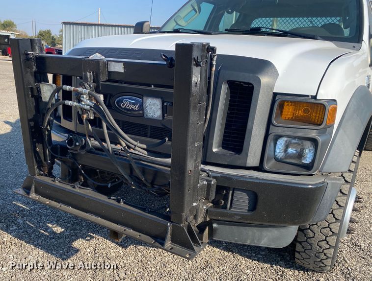 image for item JW9377 2008 Ford F550  flatbed truck