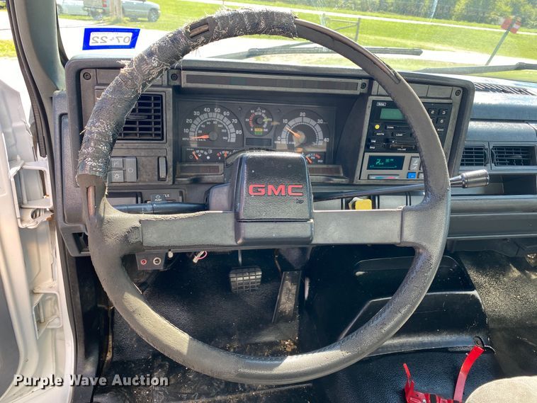 image for item JW9428 2001 GMC C7500  box truck