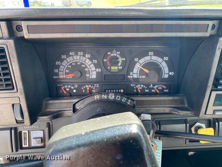 image for item JW9428 2001 GMC C7500  box truck