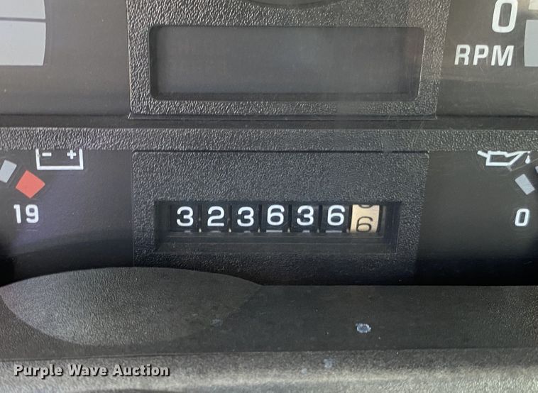 image for item JW9428 2001 GMC C7500  box truck