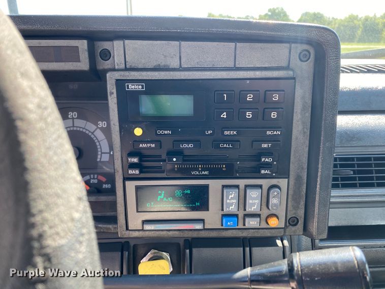 image for item JW9428 2001 GMC C7500  box truck