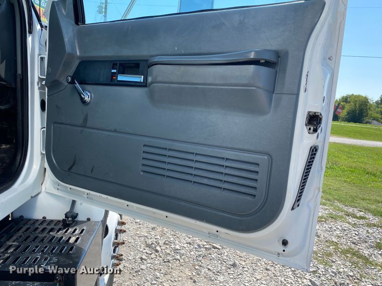 image for item JW9428 2001 GMC C7500  box truck