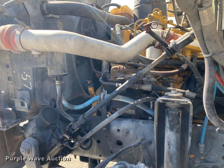 image for item JW9428 2001 GMC C7500  box truck