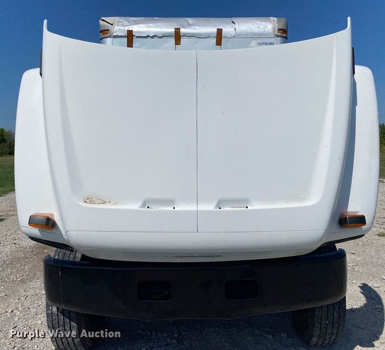 image for item JW9428 2001 GMC C7500  box truck