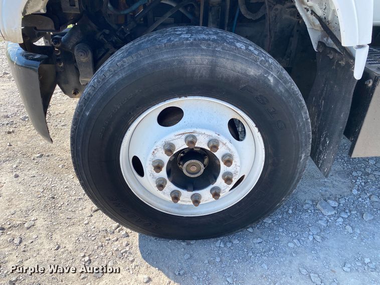 image for item JW9428 2001 GMC C7500  box truck