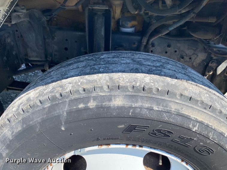 image for item JW9428 2001 GMC C7500  box truck