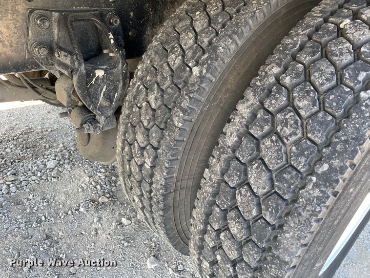 image for item JW9428 2001 GMC C7500  box truck