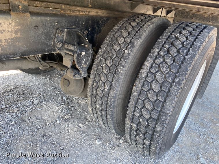 image for item JW9428 2001 GMC C7500  box truck