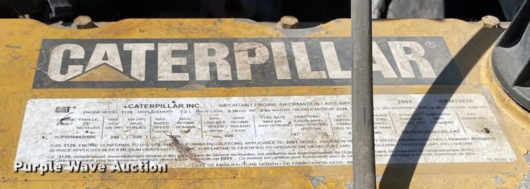 image for item JW9428 2001 GMC C7500  box truck