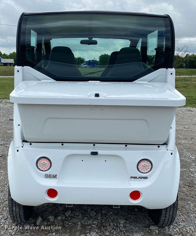 image for item JW9445 2018 Polaris Gem e4  electric vehicle