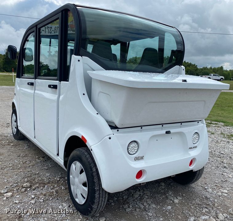 image for item JW9445 2018 Polaris Gem e4  electric vehicle