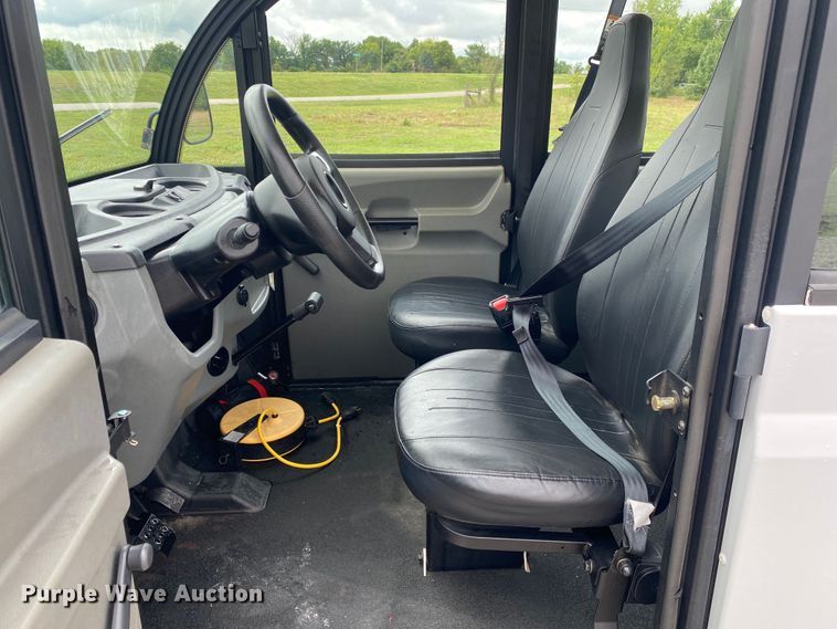 image for item JW9445 2018 Polaris Gem e4  electric vehicle