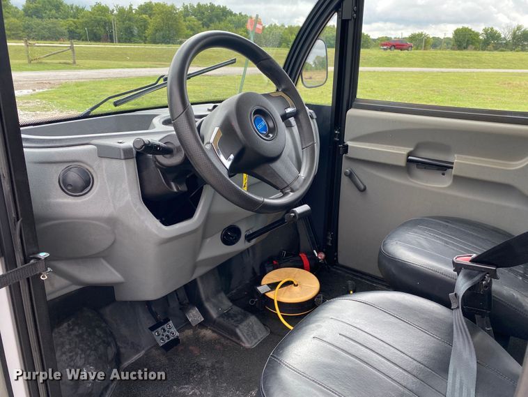 image for item JW9445 2018 Polaris Gem e4  electric vehicle