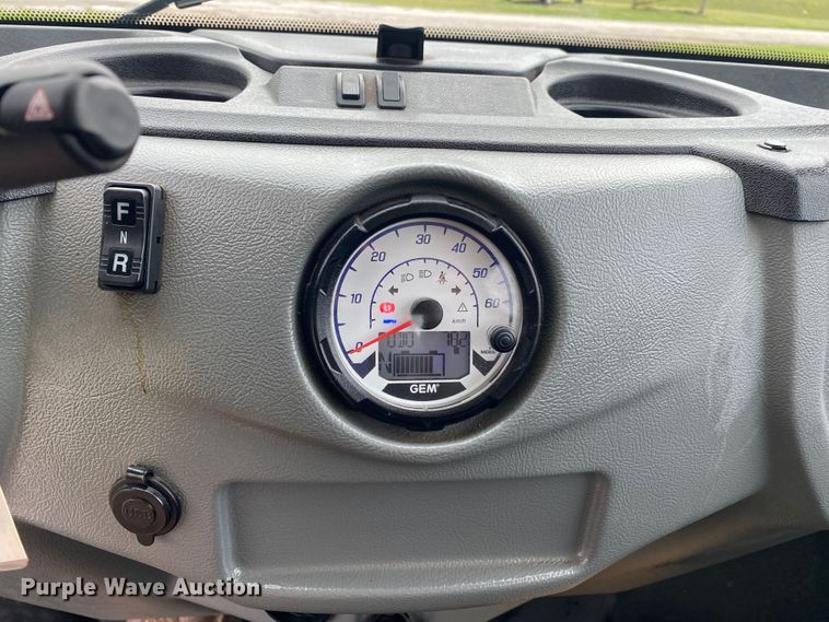 image for item JW9445 2018 Polaris Gem e4  electric vehicle