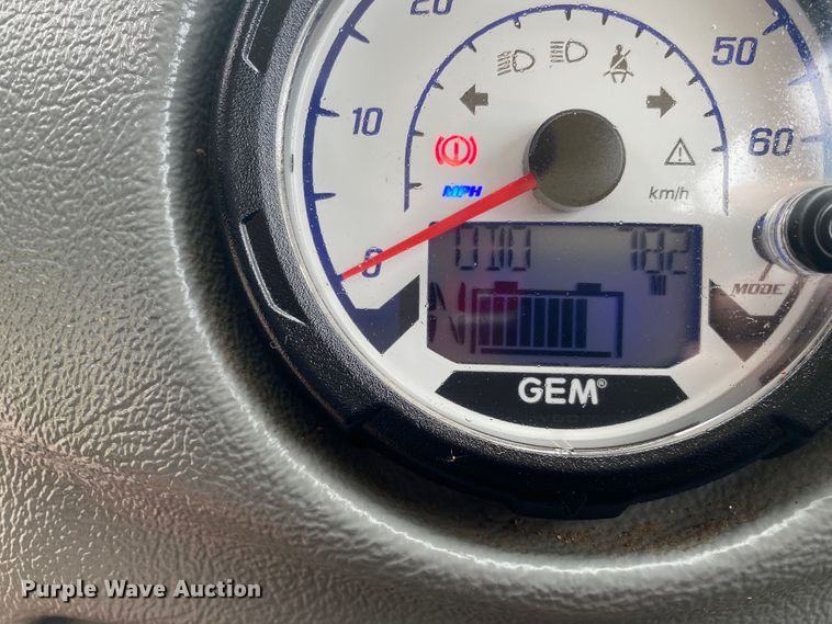 image for item JW9445 2018 Polaris Gem e4  electric vehicle