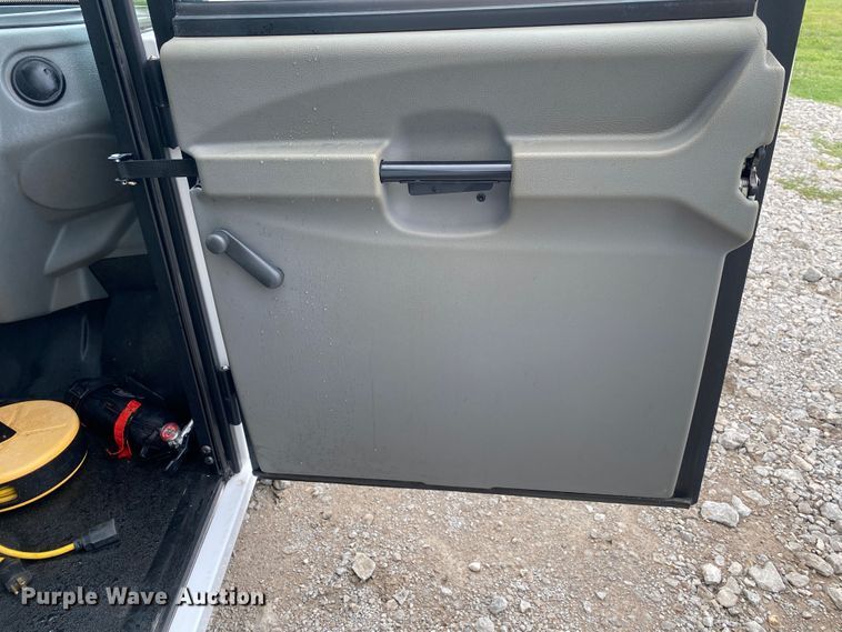 image for item JW9445 2018 Polaris Gem e4  electric vehicle