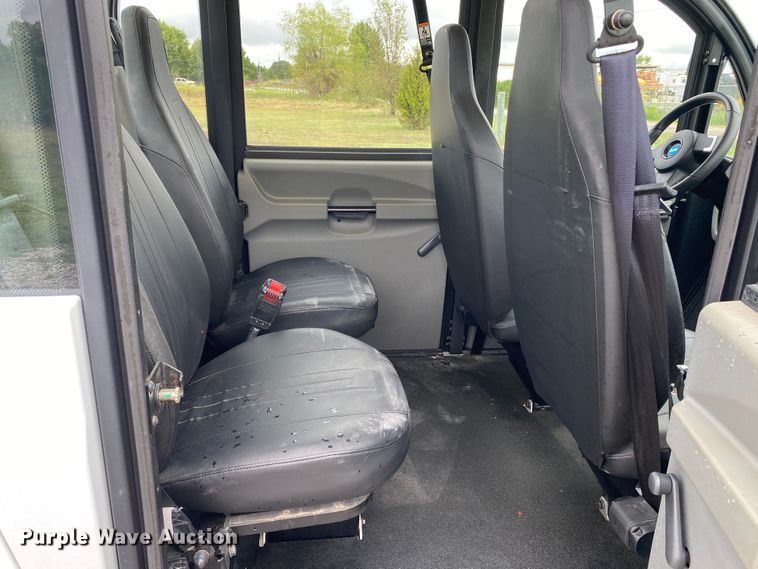 image for item JW9445 2018 Polaris Gem e4  electric vehicle