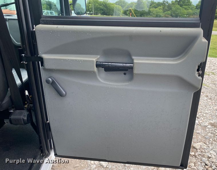 image for item JW9445 2018 Polaris Gem e4  electric vehicle