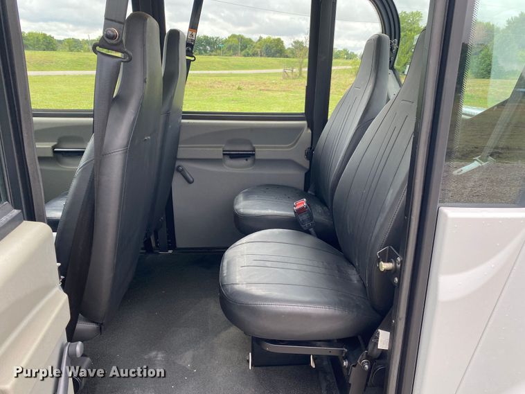 image for item JW9445 2018 Polaris Gem e4  electric vehicle