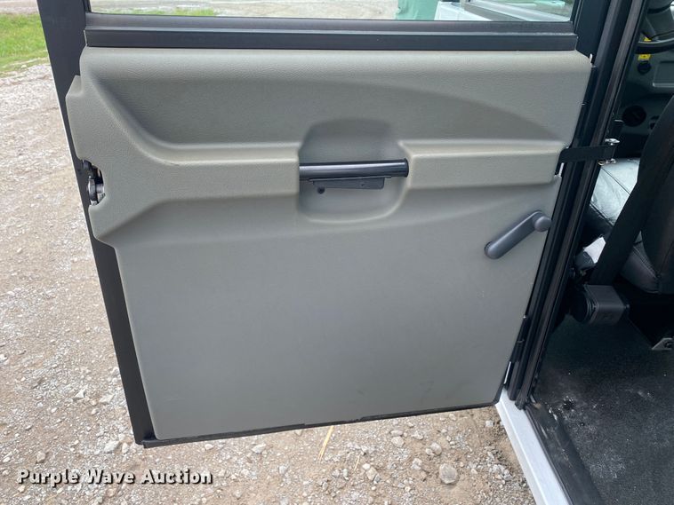 image for item JW9445 2018 Polaris Gem e4  electric vehicle