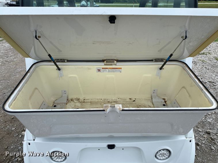 image for item JW9445 2018 Polaris Gem e4  electric vehicle