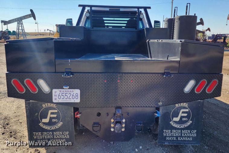 image for item KC9402 2017 Ford F750 Super Duty  flatbed truck