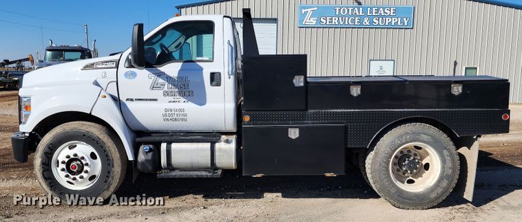 image for item KC9402 2017 Ford F750 Super Duty  flatbed truck