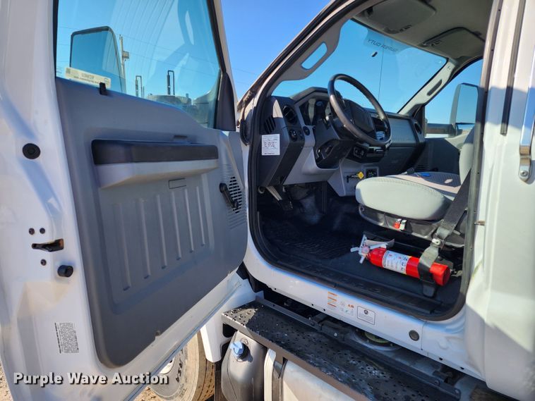 image for item KC9402 2017 Ford F750 Super Duty  flatbed truck