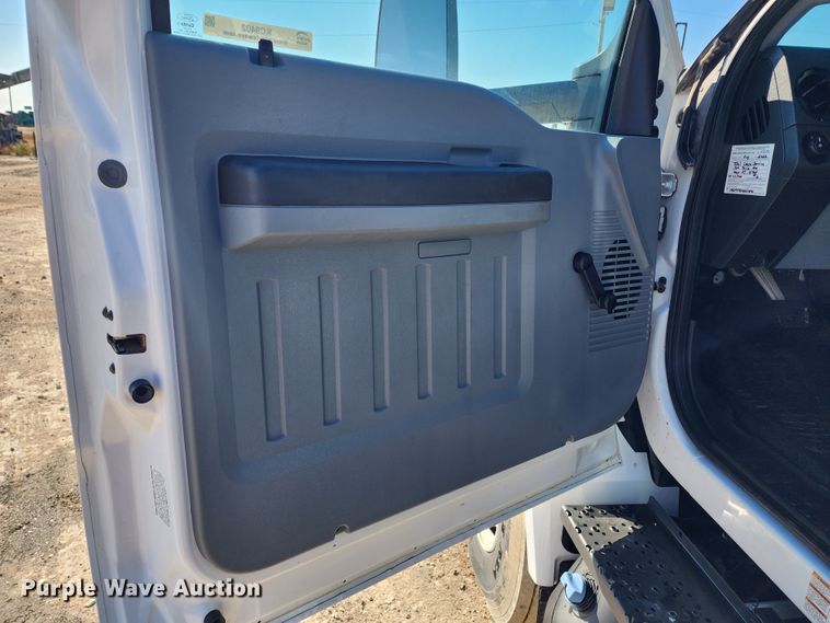 image for item KC9402 2017 Ford F750 Super Duty  flatbed truck