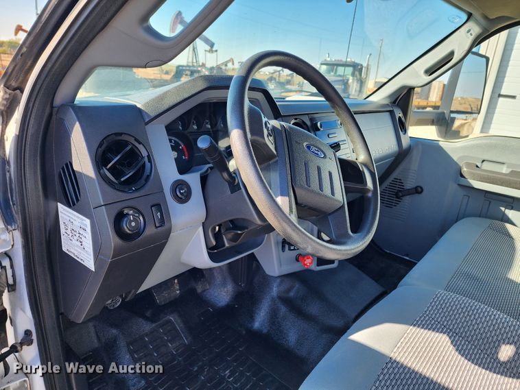 image for item KC9402 2017 Ford F750 Super Duty  flatbed truck