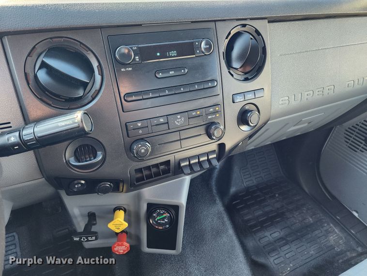 image for item KC9402 2017 Ford F750 Super Duty  flatbed truck