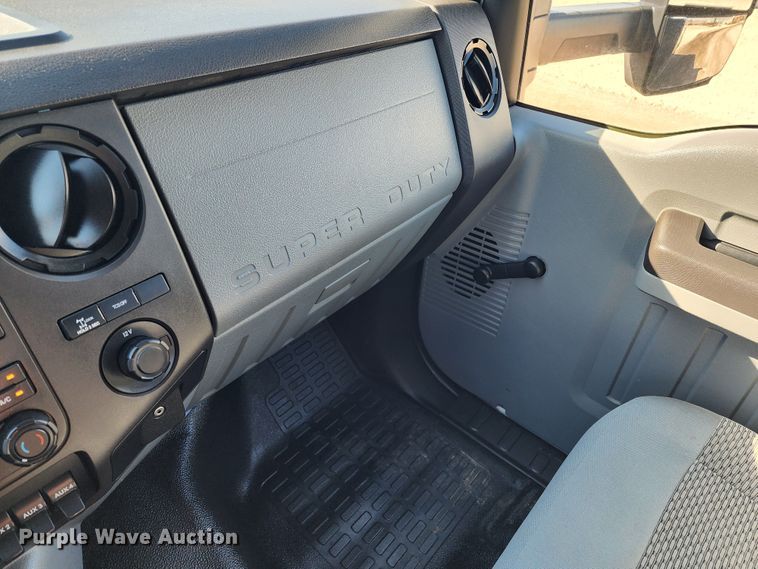 image for item KC9402 2017 Ford F750 Super Duty  flatbed truck