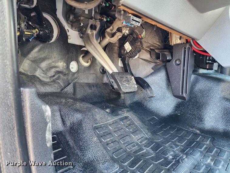 image for item KC9402 2017 Ford F750 Super Duty  flatbed truck