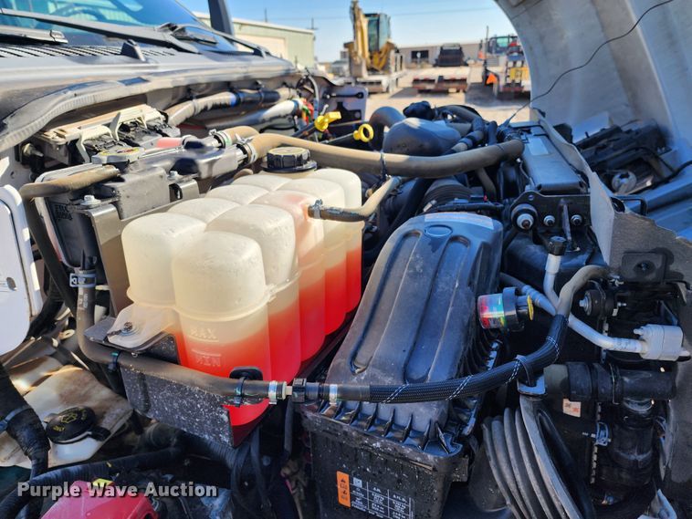 image for item KC9402 2017 Ford F750 Super Duty  flatbed truck