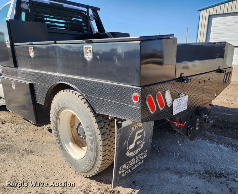 image for item KC9402 2017 Ford F750 Super Duty  flatbed truck