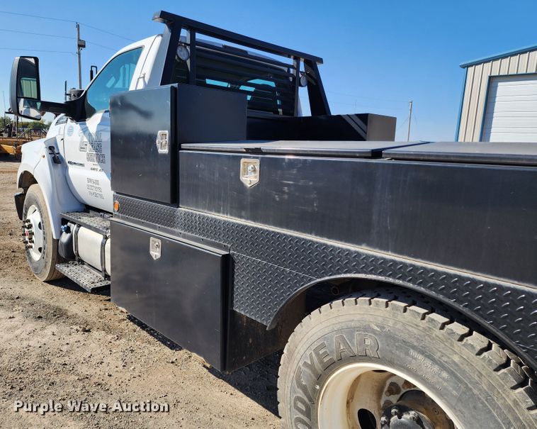 image for item KC9402 2017 Ford F750 Super Duty  flatbed truck