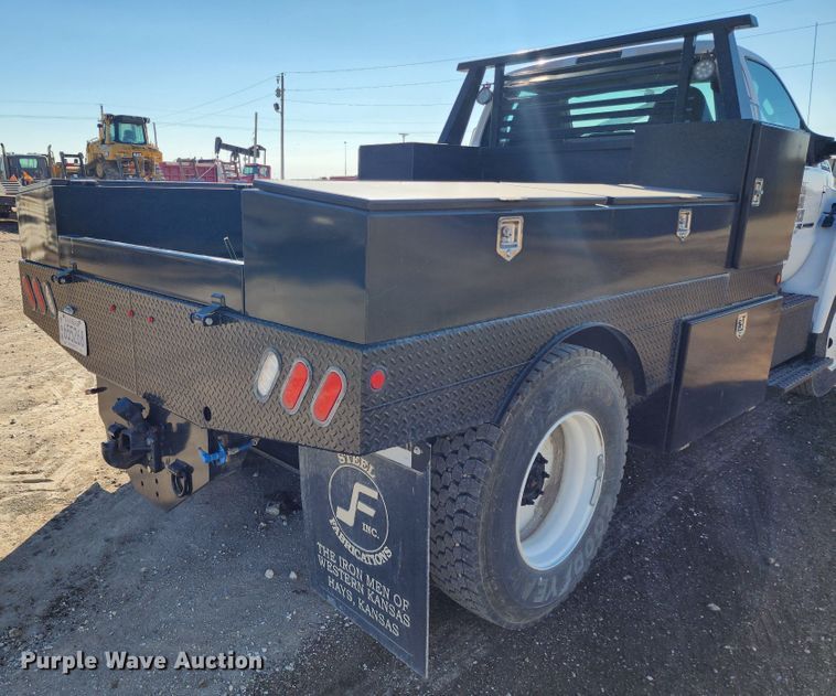 image for item KC9402 2017 Ford F750 Super Duty  flatbed truck