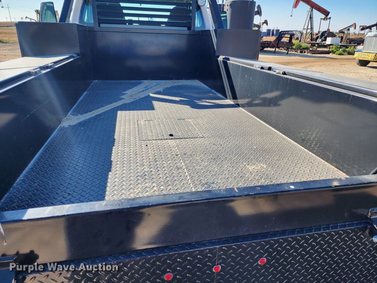 image for item KC9402 2017 Ford F750 Super Duty  flatbed truck