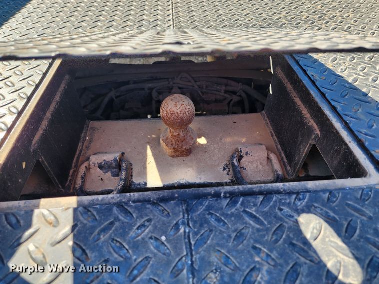 image for item KC9402 2017 Ford F750 Super Duty  flatbed truck