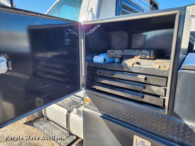 image for item KC9402 2017 Ford F750 Super Duty  flatbed truck