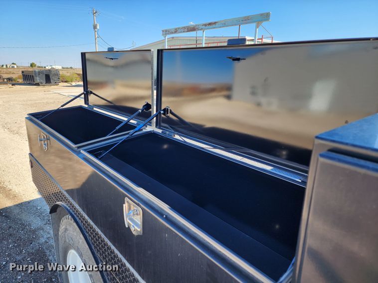 image for item KC9402 2017 Ford F750 Super Duty  flatbed truck