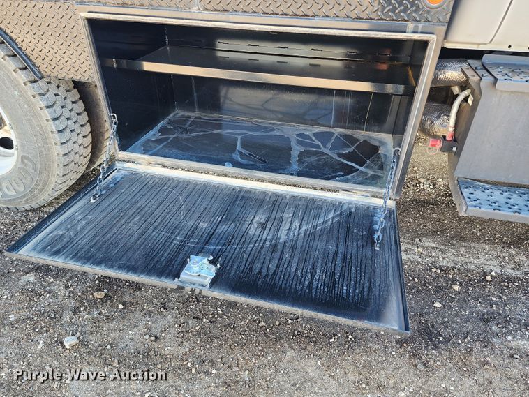 image for item KC9402 2017 Ford F750 Super Duty  flatbed truck