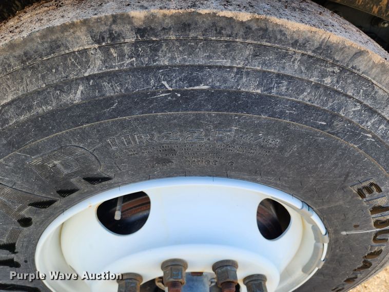 image for item KC9402 2017 Ford F750 Super Duty  flatbed truck