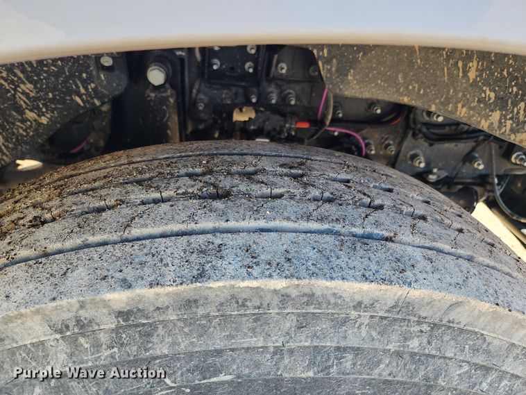 image for item KC9402 2017 Ford F750 Super Duty  flatbed truck