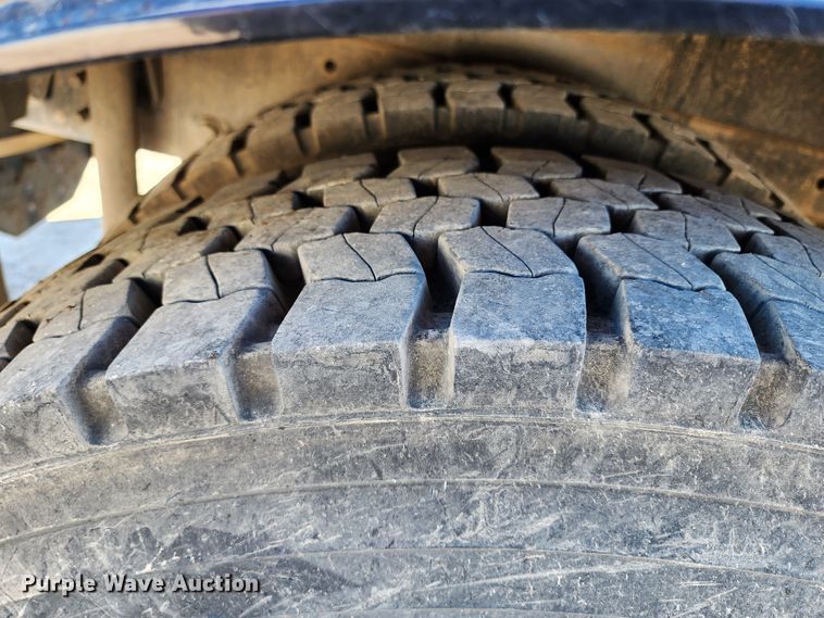 image for item KC9402 2017 Ford F750 Super Duty  flatbed truck