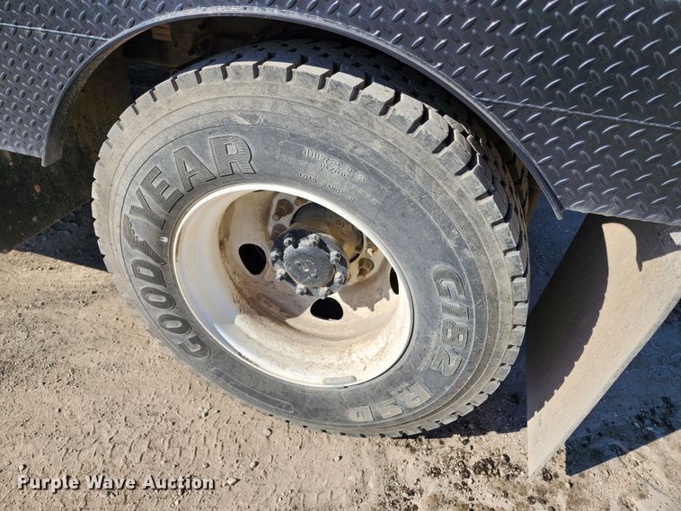 image for item KC9402 2017 Ford F750 Super Duty  flatbed truck